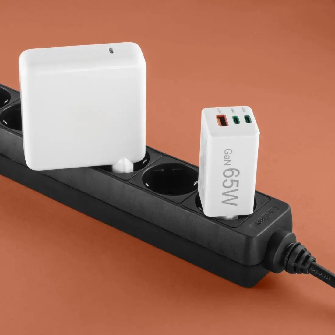 HAMA 65W lādētājs 2×USB‑C PD 1×USB‑A Photo 9