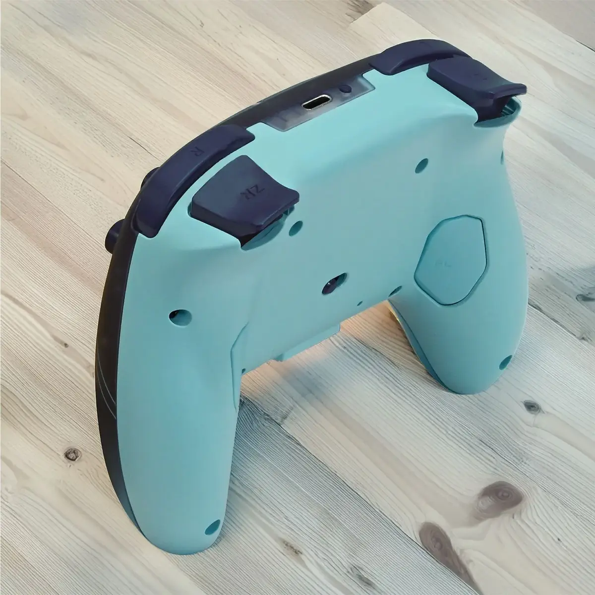 Hori NSX-146E Bluetooth Gamepad for Nintendo Switch 2 Photo 5