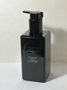 Dušas želeja Jo Malone Velvet Rose & Oud 250 ml — aromātiska želeja ar rozi un ud