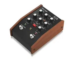 Guitar effects pedal Behringer BM-18M CLUSTER BOX