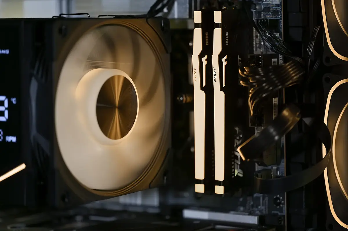 Actina PC Intel Core Ultra 5 250, 32 GB, RTX 5070 Photo 14