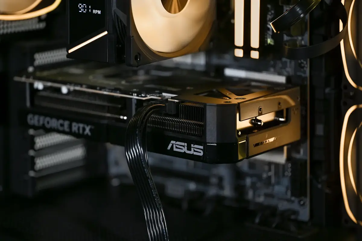 Actina PC Intel Core Ultra 5 250, 32 GB, RTX 5070 Photo 16