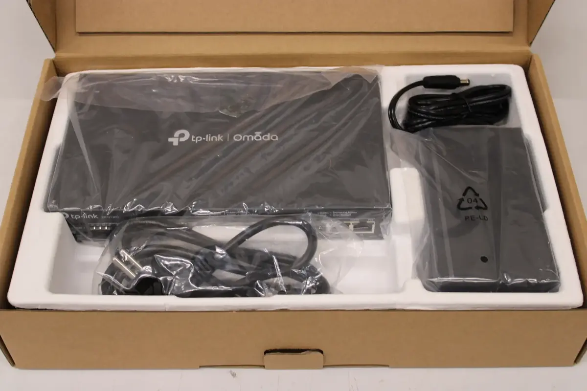 TP-LINK Omada ER7212PC Gigabit VPN Router Photo 2