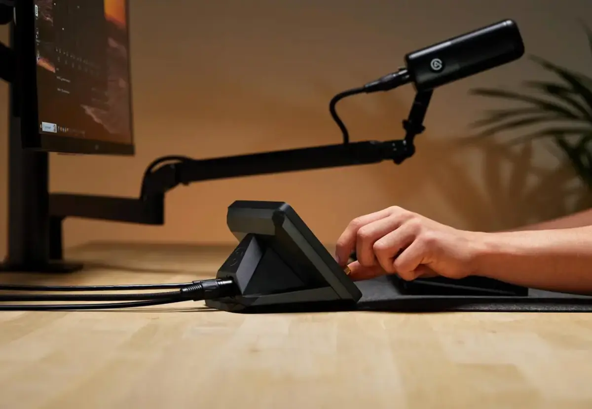 Elgato XLR Dock MK.2 for Stream Deck + Photo 4