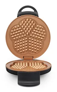 Вафельница TRISA Retro Waffles на 5 вафель, фигурные пластины, 800 Вт, бежевый/черный