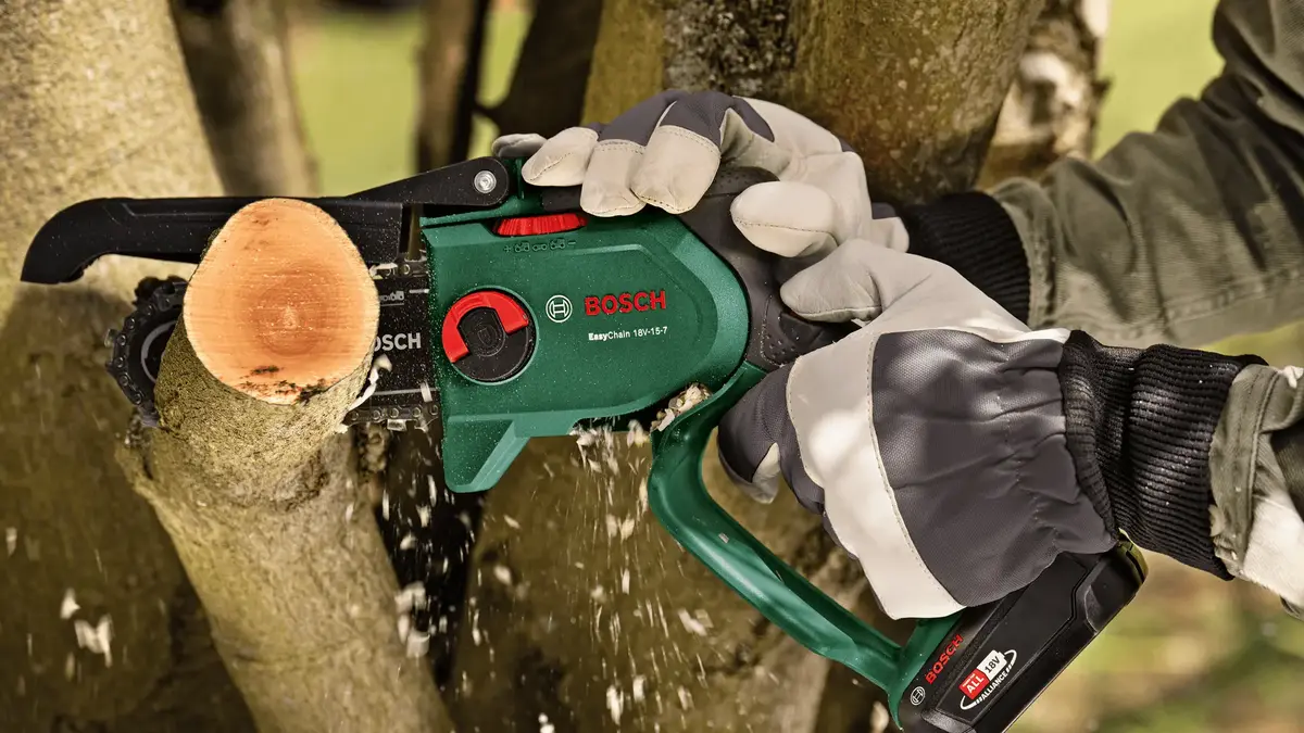 Bosch EasyChain 18V-15-7 аккумуляторная мини-пила Photo 6