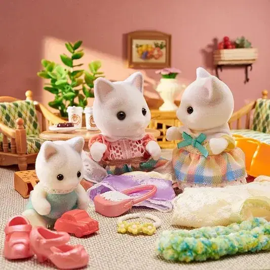 Epoch Sylvanian Families Latte Cat Family figūriņu komplekts Photo 9