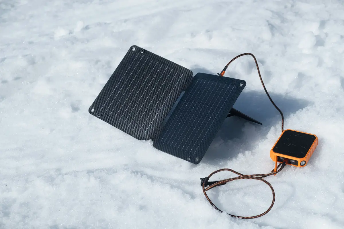 Xtorm SolarBooster 14W foldable solar panel Photo 12