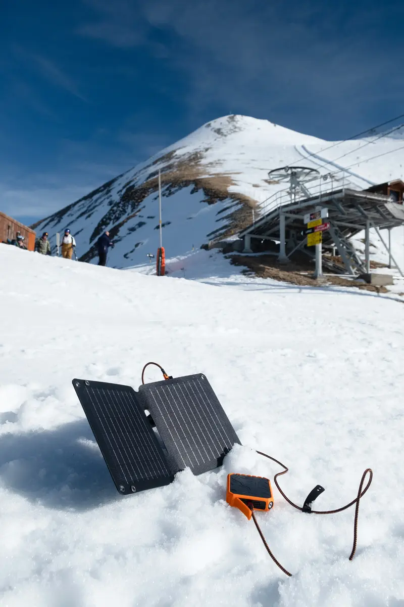 Xtorm SolarBooster 14W foldable solar panel Photo 13