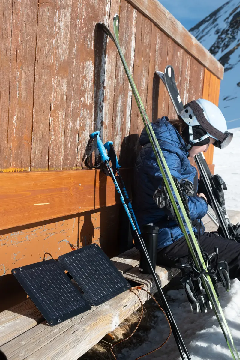 Xtorm SolarBooster 14W foldable solar panel Photo 15