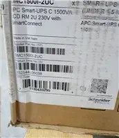 APC Smart-UPS C 1500VA LCD RM 2U 230V (900W) Photo 2