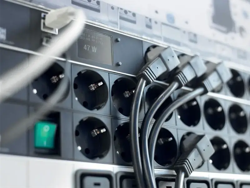 Сетевой удлинитель MicroConnect 333.410 — 8 розеток Photo 2