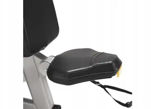 Chest and Shoulder Training Machine Body-Solid GD500 — commercial selectorized strength equipment