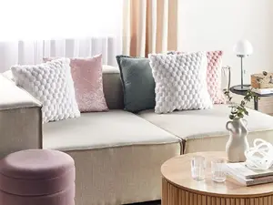 Decorative cushion set Beliani PURSLANE artificial fur 43 x 43 cm white geometric pattern, pack of 2