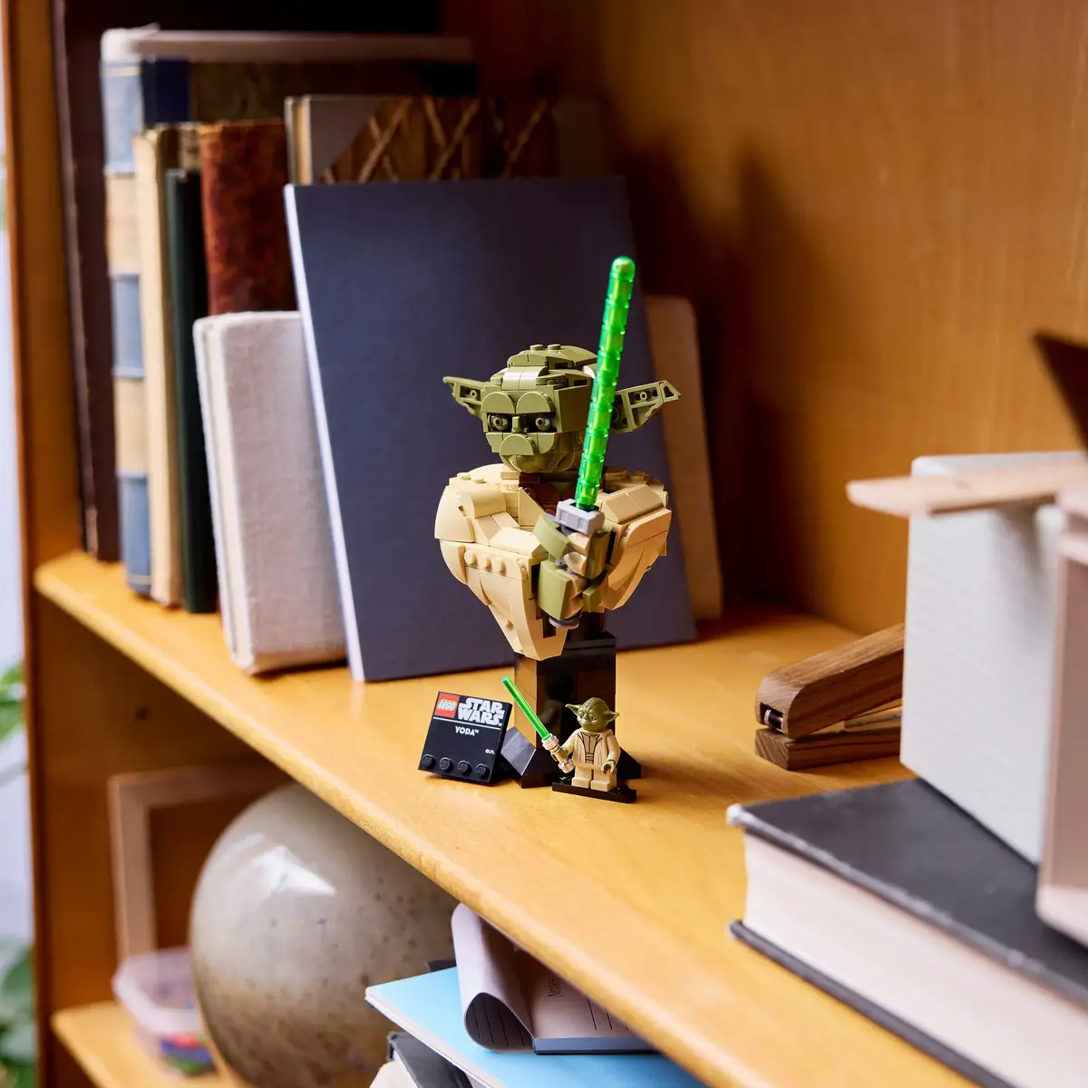 LEGO Star Wars Yoda Bust 75438 Photo 3