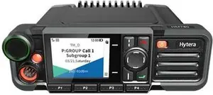 Portatīvais radio HYTERA HM785LG BT UV UHF zemās jaudas 1–25W IP54 ar GPS un Bluetooth, skaļruņa mikrofons, stiprinājumu komplekts, barošanas kabelis