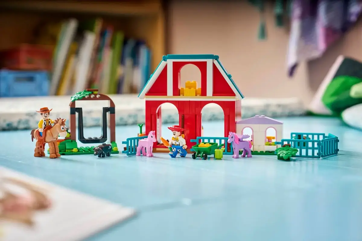 LEGO Disney Horse Farm 43304 Photo 12