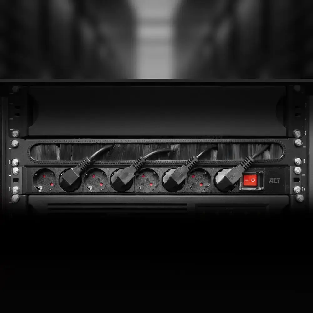 ACT PDU 19" ar 8 Type F kontaktligzdām PD3005 Photo 5