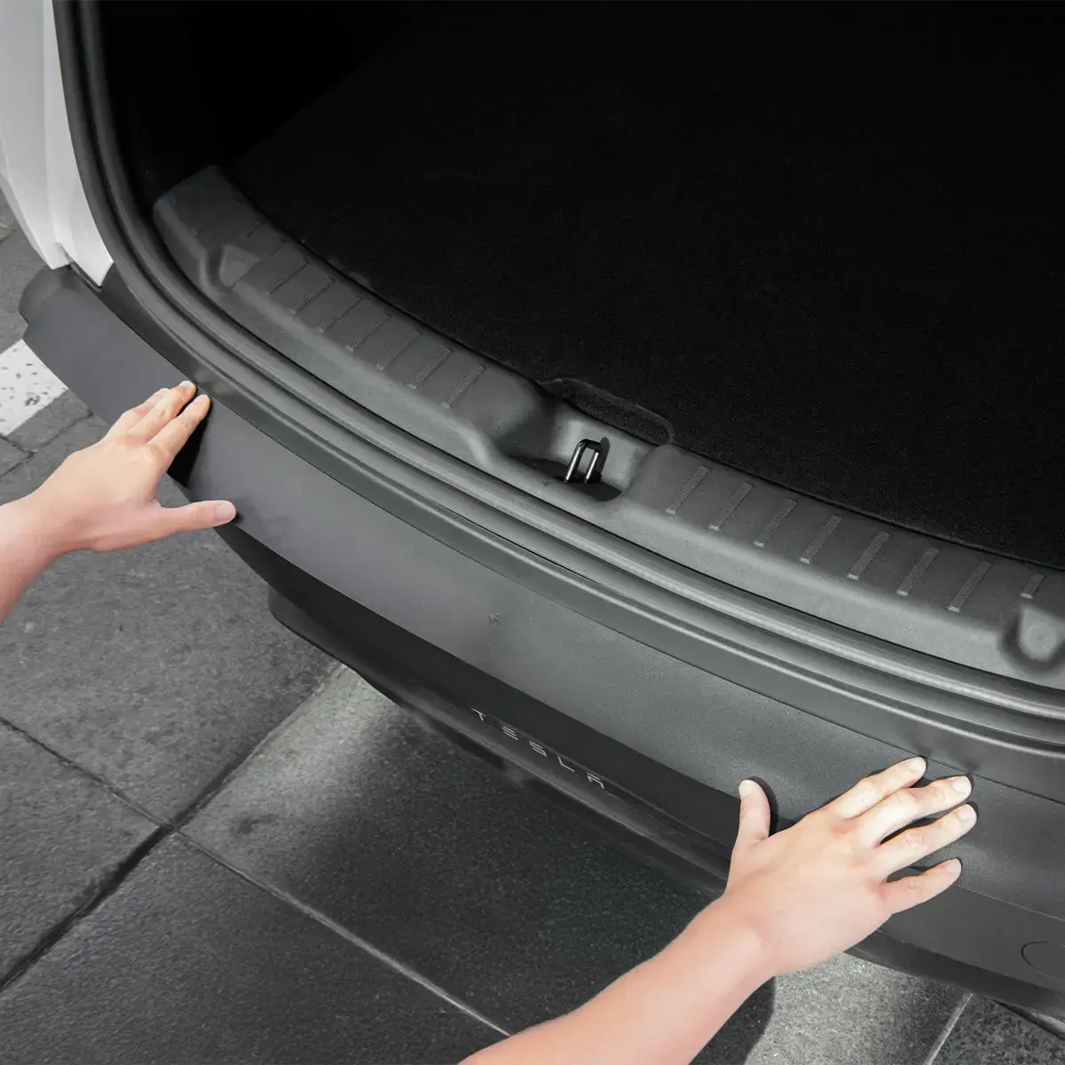 Spigen TG200-YJ Rear Bumper Protector for Tesla Model Y Photo 4
