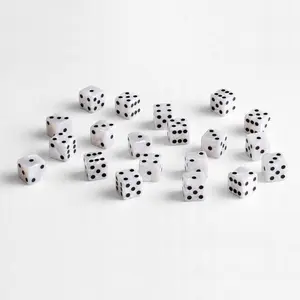 Dice set Q-Workshop Pełna Paka Kości K6 — pearly black polyhedral dice
