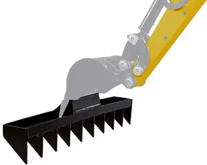 Rake attachment for Scheppach mini excavator EXC815 — 100 cm, 10 teeth (model SCH7915001705)