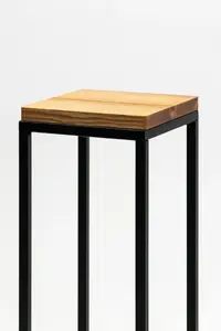 Подставка для растений Tajemniczy ogród LAVAL M Black Oak — деревянная стойка для цветов, модель 4772013397427
