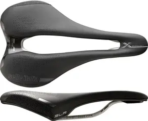 Sēde Selle Italia SLR Boost X-Cross Superflow L ar Ti 316 sliedēm un Fibra-Tek pārklājumu, melna