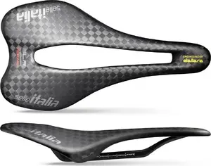 Седло Selle Italia SLR Boost Tekno Superflow L3 — Full Carbon, карбоновая рейка ⌀7×9 мм +10 мм, 96 г, чёрное