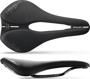 Sēdeklis Selle Italia Novus Boost Evo — velo/triatlona sēdeklis ar izgriezumu, melns