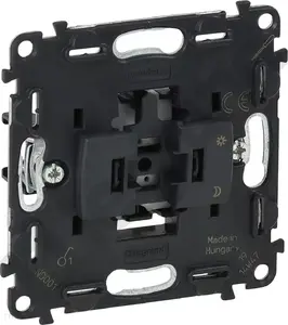 Legrand Valena Allure single-pole switch 752001 — electrical wall switch, single circuit control