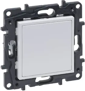 Legrand Niloe Step заглушка 863100B — белая