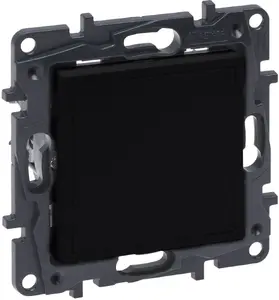 Заглушка Legrand Niloe Step 863500B — чёрная