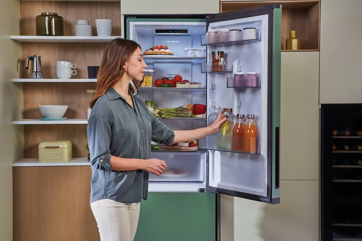 CANDY CNCQ2T518EG freestanding fridge-freezer Photo 16