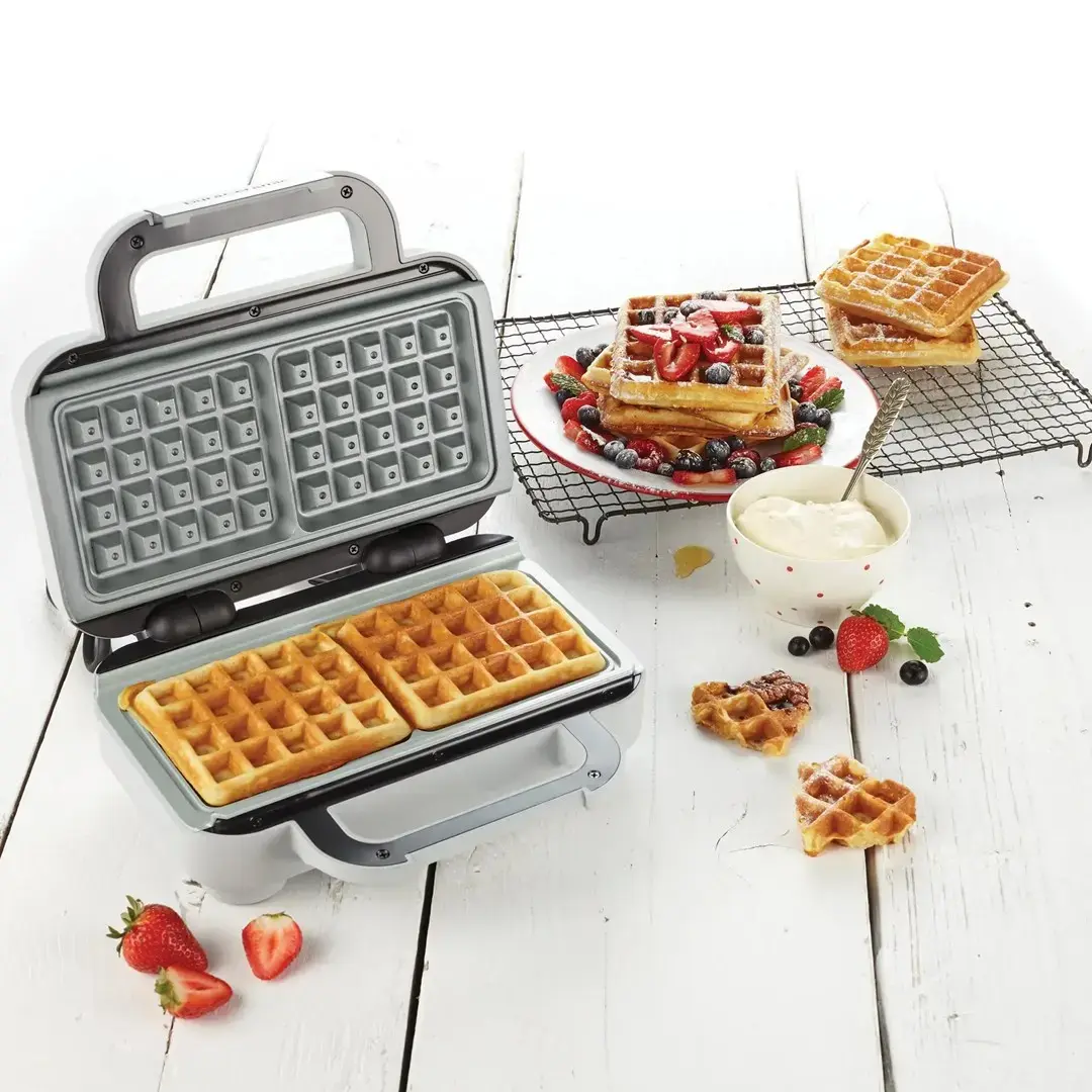 Breville DuraCeramic VST072X Waffle Maker Photo 4
