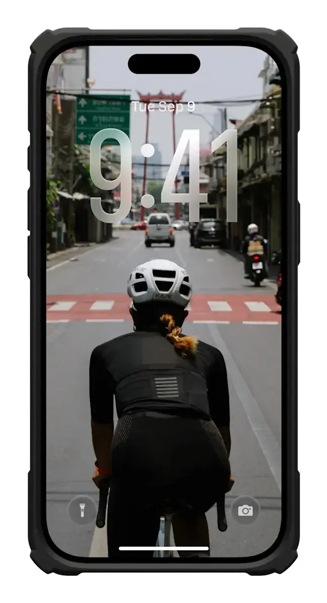 Urban Armor Gear Plasma XTE MagSafe Case for iPhone 17 Pro Photo 4