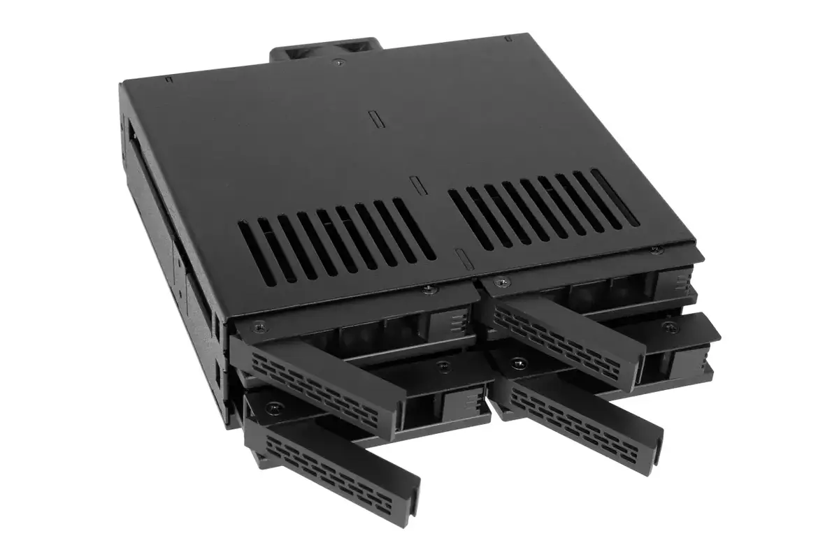 Дисковый массив Icy Dock MB324SP-B на 4 отсека Photo 4