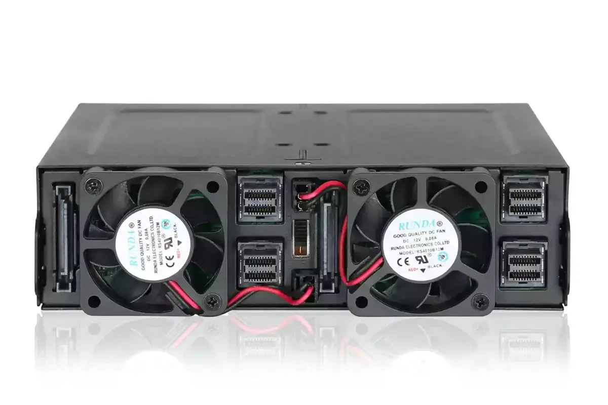 Панель для накопителей Icy Dock MB699VP-B Photo 2