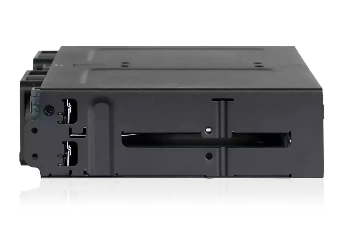 Панель для накопителей Icy Dock MB699VP-B Photo 4
