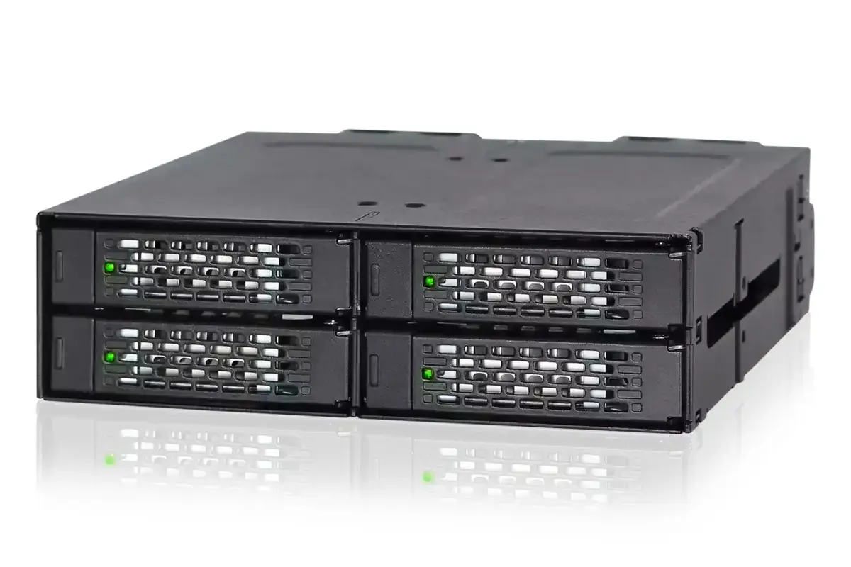Панель для накопителей Icy Dock MB699VP-B Photo 5