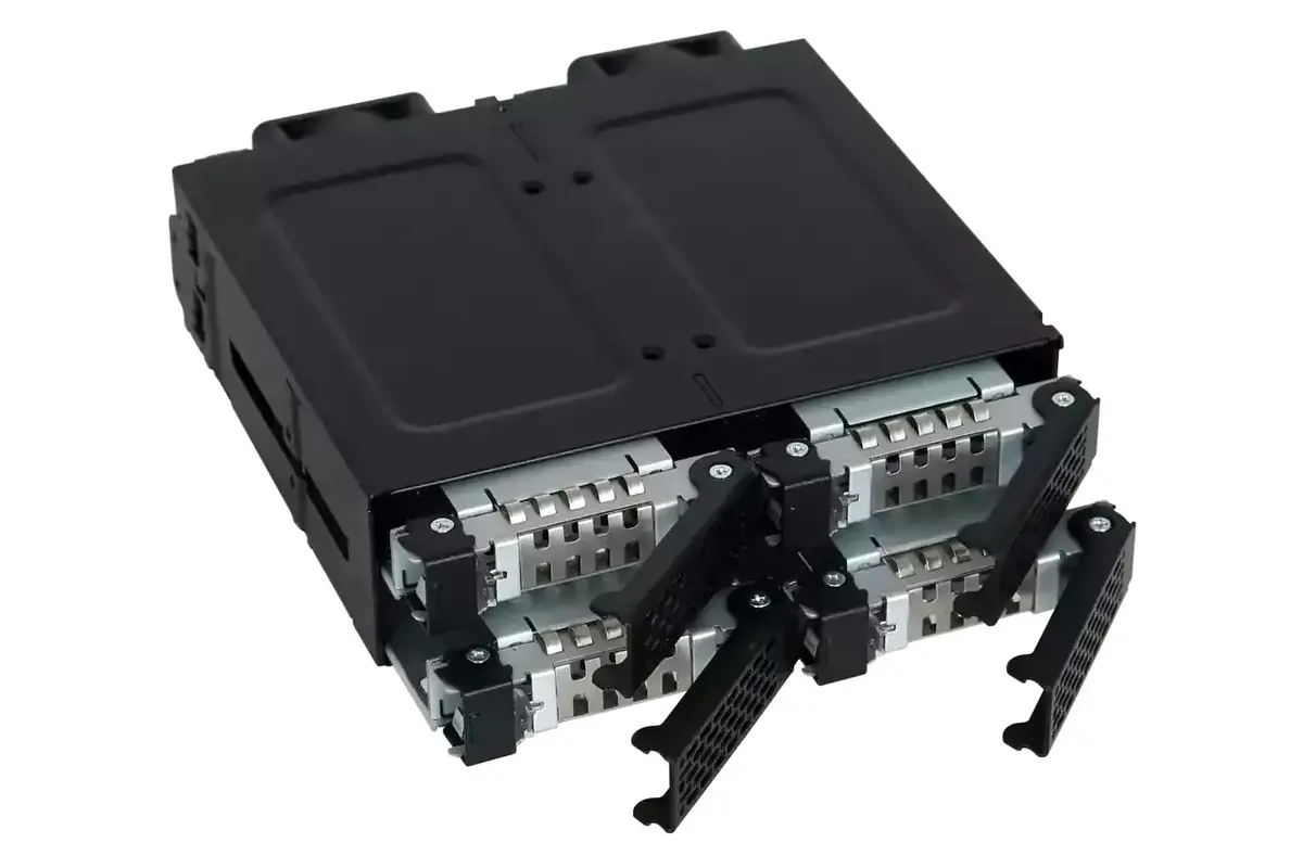 Панель для накопителей Icy Dock MB699VP-B Photo 6