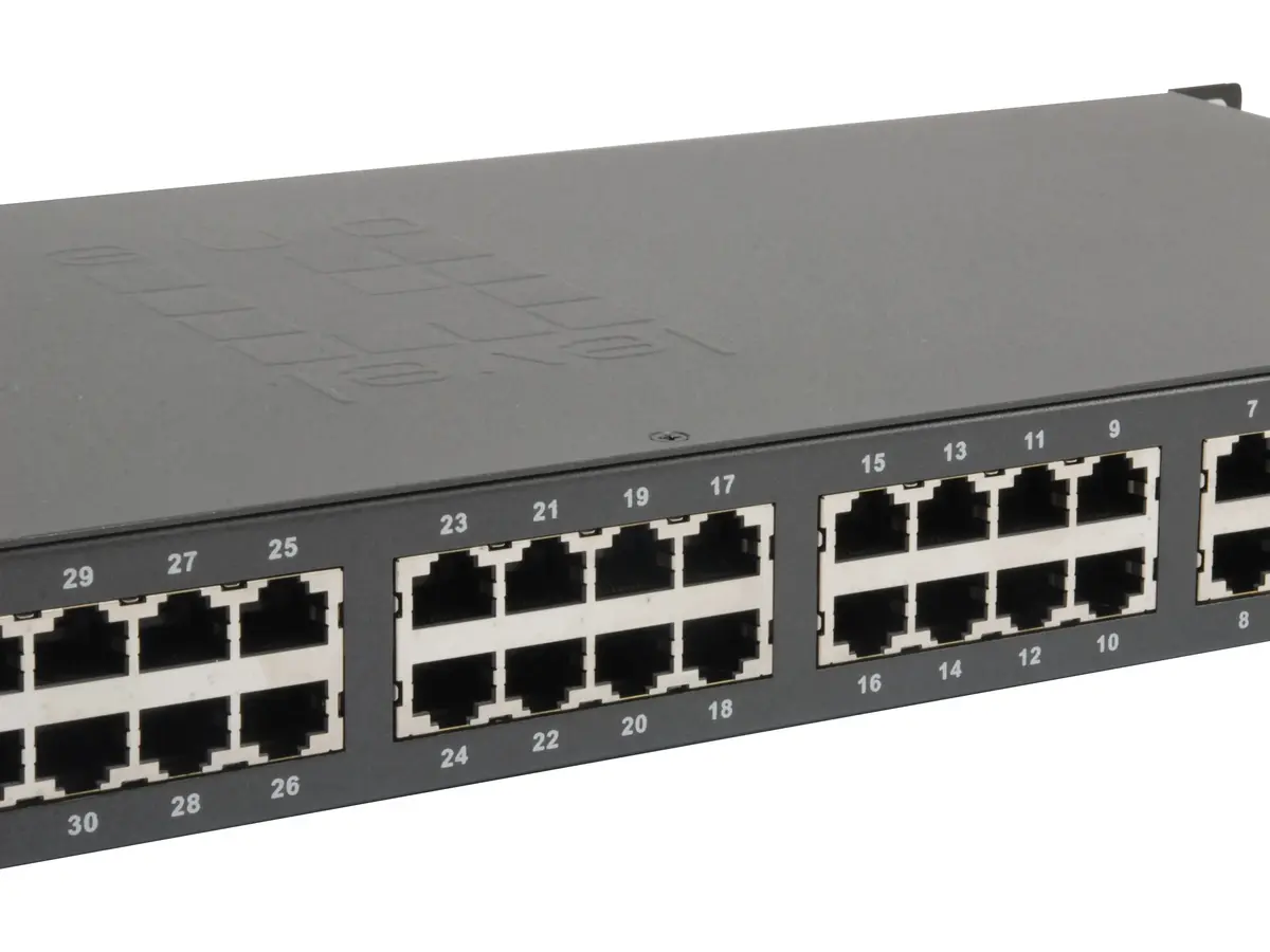 LevelOne 34-portu Fast Ethernet PoE komutators 250W Photo 4