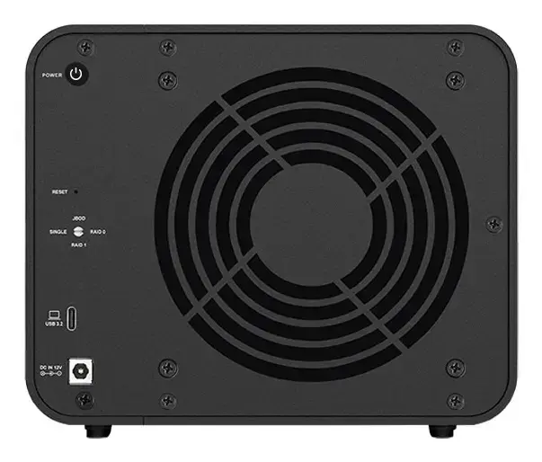 TerraMaster D8 HYBRID Desktop Disk Array Photo 4