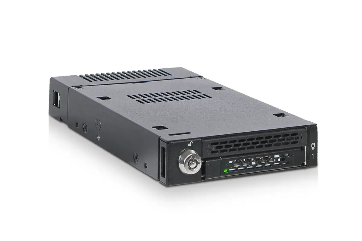 Icy Dock MB833M2K-B M.2 SAS SSD ietvars Photo 4
