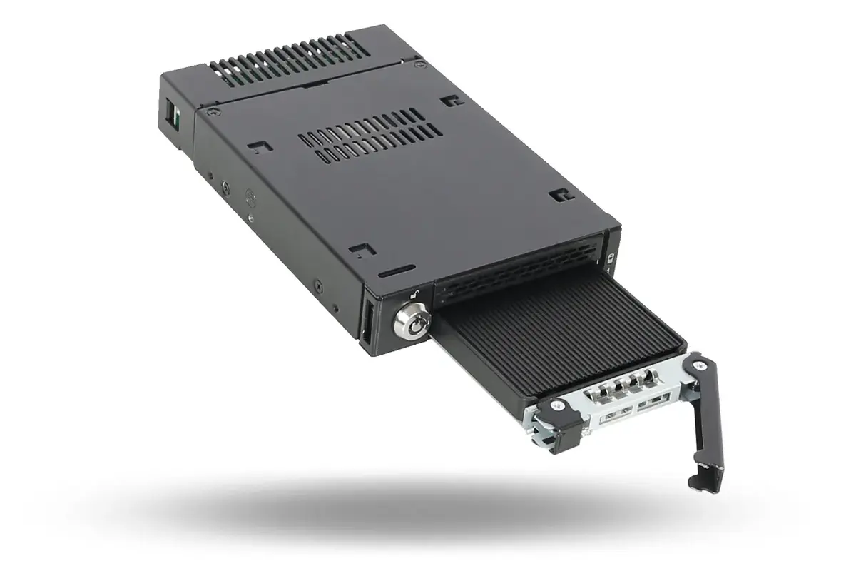 Icy Dock MB833M2K-B M.2 SAS SSD ietvars Photo 6