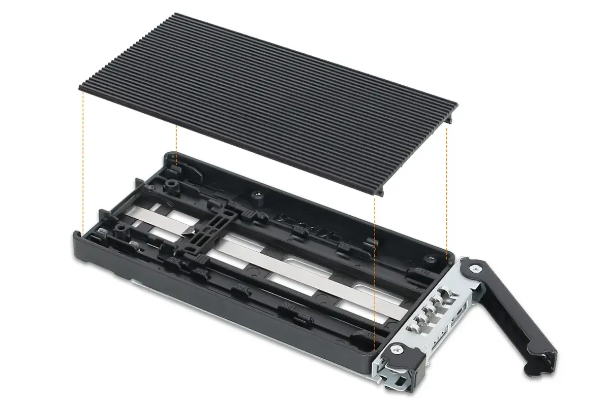 Icy Dock MB833M2K-B M.2 SAS SSD ietvars Photo 7