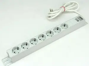Rittal DK7240.210 strāvas sadales bloks ar 7 D tipa kontaktligzdām 250V 2m kabelis