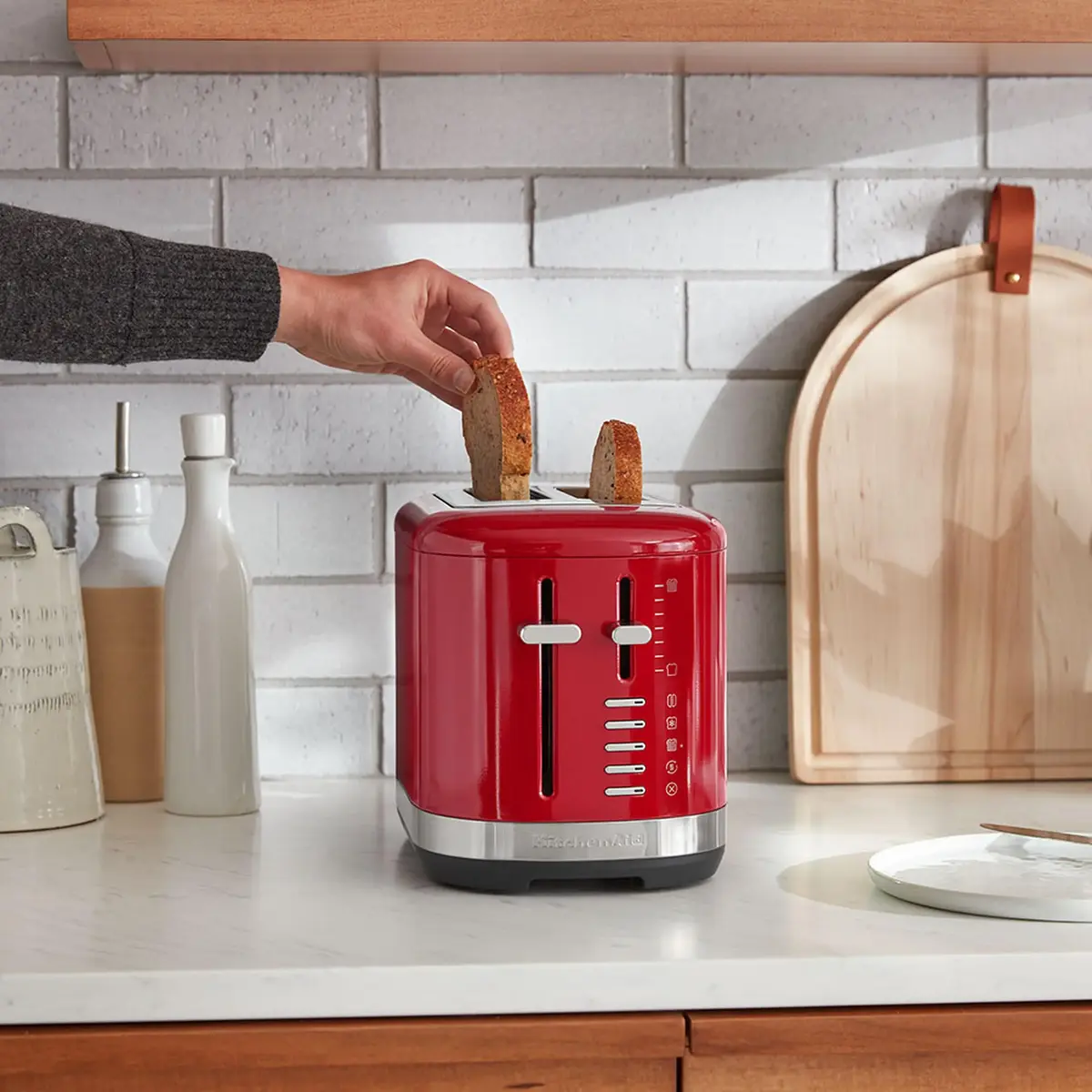KitchenAid 5KMT2109EER 2-Slice Toaster Photo 5