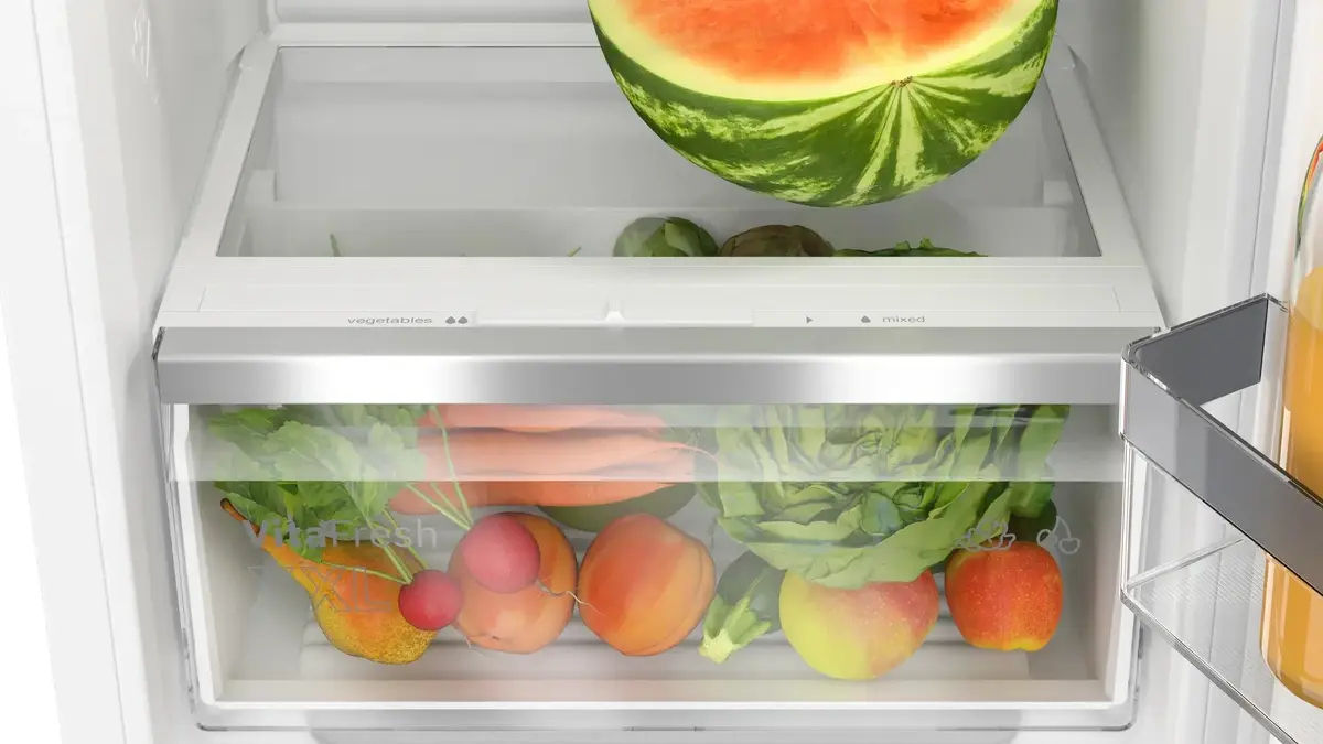 Bosch Serie 6 KIL32ADD1 Built-in Combi-Fridge Photo 5