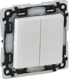 Двухклавишный выключатель Legrand Valena Life 10AX IP44 белый