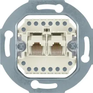 Механизм соединительной розетки Hager 534539 UAE 8/8-полюсный категории 3